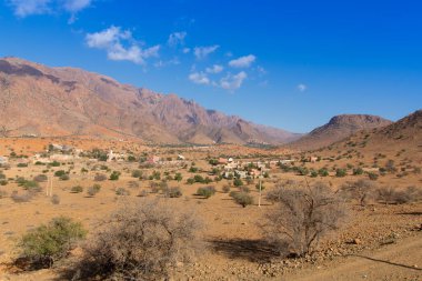 Tafraoute kasabasından görülen Fas Yüksek Atlas Dağları