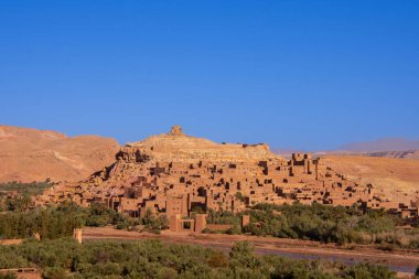 Fas 'taki ünlü Ait Ben Haddou kalesinin manzarası.