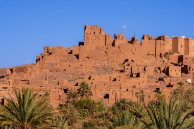 Fas 'taki ünlü Ait Ben Haddou kalesinin manzarası.