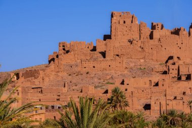 Fas 'taki ünlü Ait Ben Haddou kalesinin manzarası.