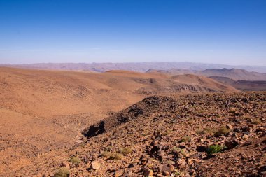 Zagora ve Tata şehirleri arasındaki Fas ovasında bir kanyon.