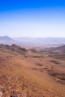 Zagora ve Tata şehirleri arasındaki Fas ovasında bir kanyon.