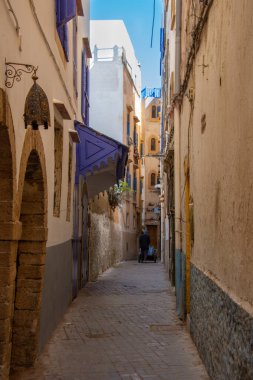 30 Ekim 2024 Essaouira, Fas. Bu güzel kasabada küçük bir sokak.