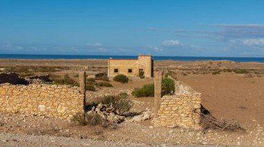 Fas kırsalının deniz manzarası Safi bölgesinde yol boyunca görüldü.