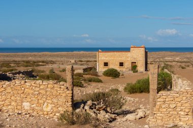 Fas kırsalının deniz manzarası Safi bölgesinde yol boyunca görüldü.