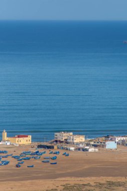 Fas kırsalının deniz manzarası Safi bölgesinde yol boyunca görüldü.