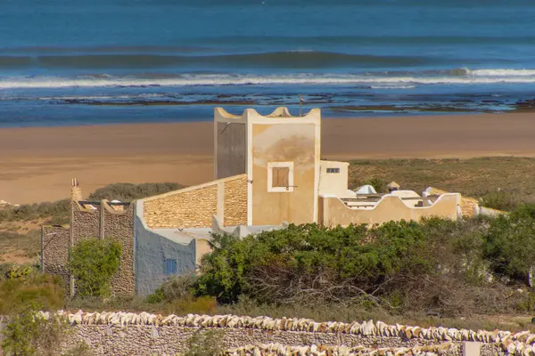 Fas kırsalının deniz manzarası Safi bölgesinde yol boyunca görüldü.