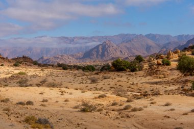 Tafraoute kasabasından görülen Fas Yüksek Atlas Dağları