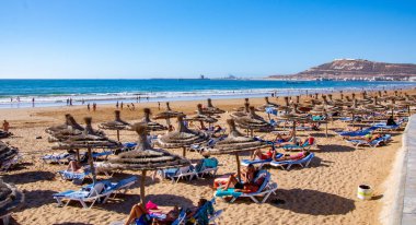 27 Ekim 2024 'te. Agadir Fas. Fas 'ın batısındaki Agadir' in muhteşem plajının manzarası.