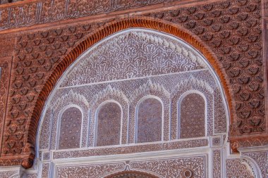 19 Ekim 2024, Marakeş, Fas. Marakeş, Fas 'taki Medersa Ben Youssef' in mimari detayları