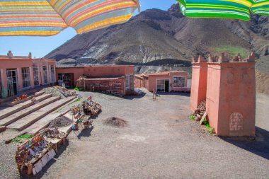 Fas 'taki ünlü Ait Ben Haddou kalesinin manzarası.