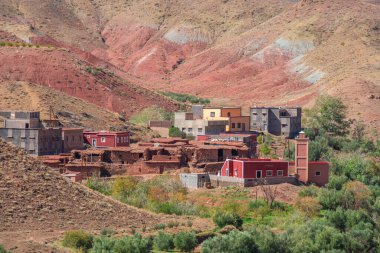 Fas 'taki ünlü Ait Ben Haddou kalesinin manzarası.