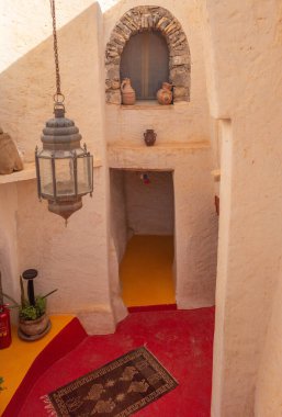 Fas 'taki Tata kasabasındaki eski bir binada bulunan güzel bir otelin mimari detayları.