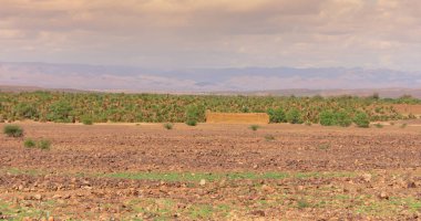 Tafraoute kasabasından görülen Fas Yüksek Atlas Dağları