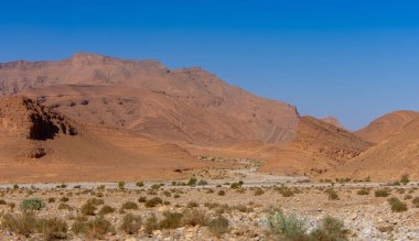 Tafraoute kasabasından görülen Fas Yüksek Atlas Dağları