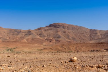 Tafraoute kasabasından görülen Fas Yüksek Atlas Dağları