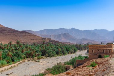 Tafraoute kasabasından görülen Fas Yüksek Atlas Dağları