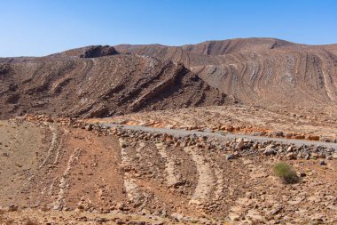 Tafraoute kasabasından görülen Fas Yüksek Atlas Dağları