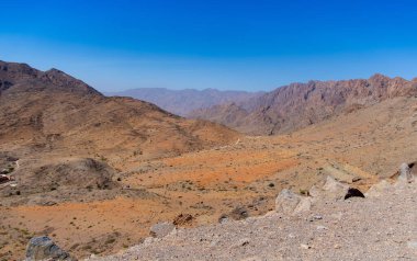 Çöldeki dağların manzarası