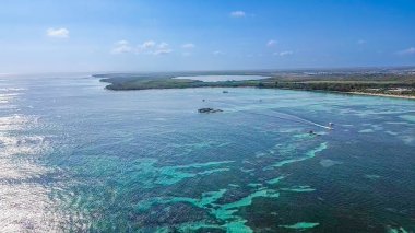 Punta Cana, Dominik Cumhuriyeti 'ndeki Bavaro Sahili' nin doğa manzarası.