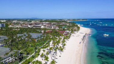 Punta Cana, Dominik Cumhuriyeti 'ndeki Bavaro Sahili' nin doğa manzarası.