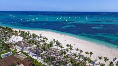 Punta Cana, Dominik Cumhuriyeti 'ndeki Bavaro Sahili' nin doğa manzarası.