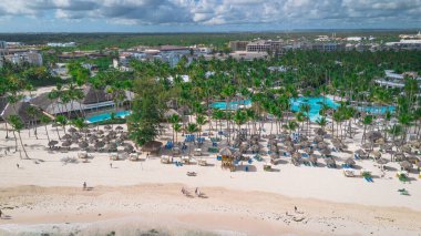 Punta Cana, Dominik Cumhuriyeti 'ndeki Bavaro Sahili' nin havadan görünüşü