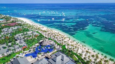 Punta Cana, Dominik Cumhuriyeti 'ndeki Bavaro Sahili' nin havadan görünüşü