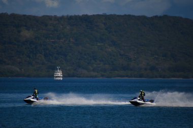Culebra Körfezi, Kosta Rika - 24 Ocak 2005: Kosta Rika 'da Pasifik Okyanusu' ndaki Culebra Körfezi 'nde Watercraft