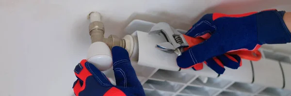 Plumber Wrench Working Installing Heating System Apartment Builder Installs Heating — ストック写真