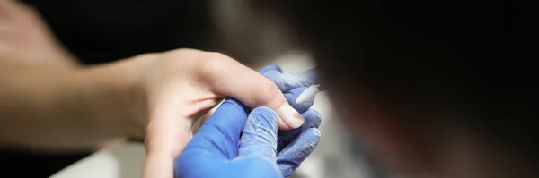 Closeup Hands Manicurist Using Electric Cuticle Remover Nail Polish Female — Stock fotografie