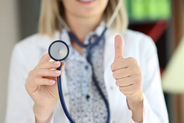 Cropped View Female Doctor Holding Stethoscope Showing Thumbs Medical Examination — Stock Photo, Image