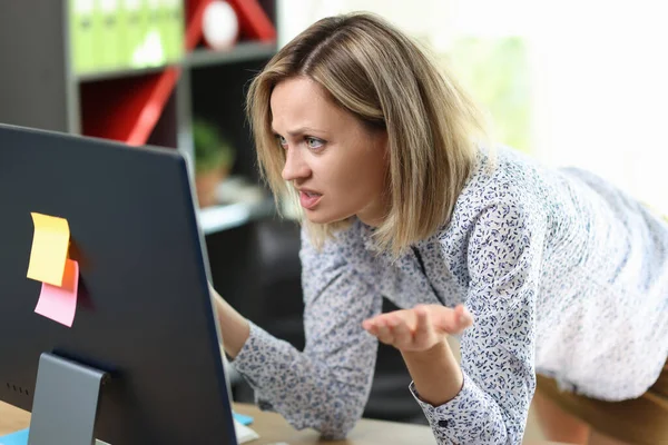 Close Confused Upset Woman Looking Computer Screen Financial Problem Unexpected — Stock Photo, Image
