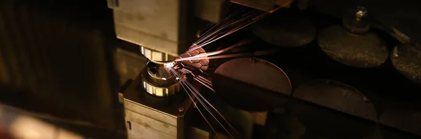 Machine Plasma Cutting Metal Structures Sparks Laser Cutting Metal Lathe — Stock Photo, Image