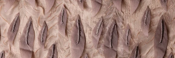 Kumaş Yaprak Dokusu Arka Planıyla Dekore Edilmiş Moda Kumaşının Üst — Stok fotoğraf