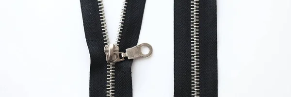 Draufsicht Auf Offene Metallreißverschlüsse Für Kleidung Auf Weißem Hintergrund Reißverschluss — Stockfoto