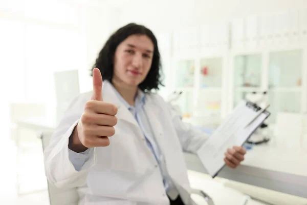 Satisfied Male Laboratory Worker Shows Thumb Gesture Looking Camera Long — Stock Photo, Image