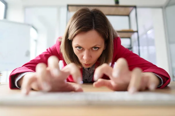 Aggressive Female Employee Stretches Out Hands Typing White Keyboard Hardworking — Stock Photo, Image