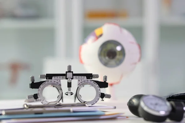 Spectacles Used Eyesight Test Table Blurred Realistic Eye Model Professional — Stock Photo, Image
