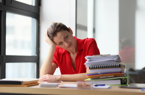 Portrait Overworked Woman Sitting Table Littered Papers Busy Day Lot — Stock Photo, Image