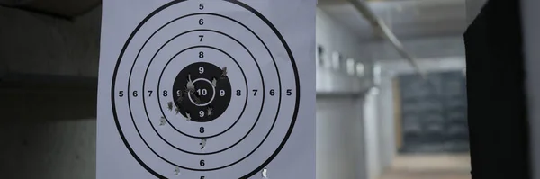 Close Target Marked Bulls Eye Shooting Practice Shots Target Numbers — Zdjęcie stockowe