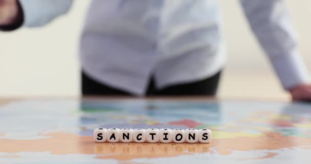 Введенням Санкцій Проти Російського Агресора Картка Кулак Економічні Політичні Санкції — стокове відео