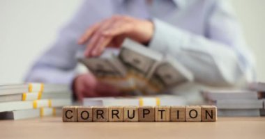 CEO bir sürü para ve sözcüğü yozlaşma olarak görüyor. Yolsuzluğun iş üzerindeki etkisi