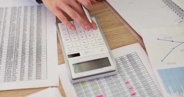 Businesswoman Uses Calculator Calculate Financial Value Business Accountant Counting Business — Stock Video