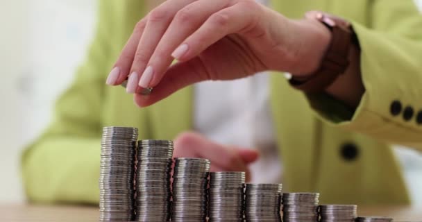 Businesswoman Hand Putting Coins Piles Ascending Order Closeup Movie Slow — Video Stock