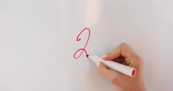 Крупним Планом Номери Ручного Письма 2024 Червоною Ручкою Білій Дошці — стокове відео