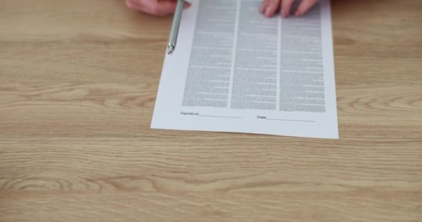 Agente Propose Signer Document Table Offre Commerciale Affaire Affaires — Video