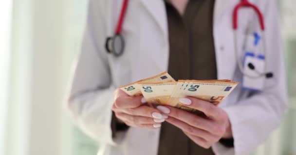 有报酬的医疗服务由医生以欧元计算 医疗服务和保险价格 — 图库视频影像