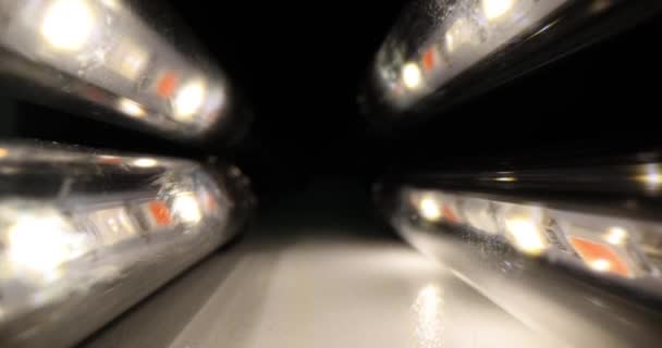 Las Lámparas Fluorescentes Económicas Adornadas Con Diodos Interior Iluminan Brillantemente — Vídeo de stock