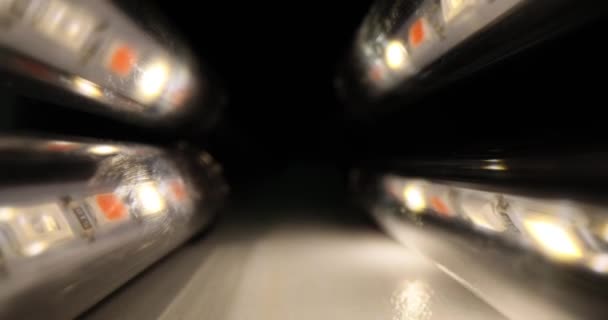 Lâmpadas Fluorescentes Econômicas Brilham Com Pequenos Diodos Estúdio Escuro Com — Vídeo de Stock